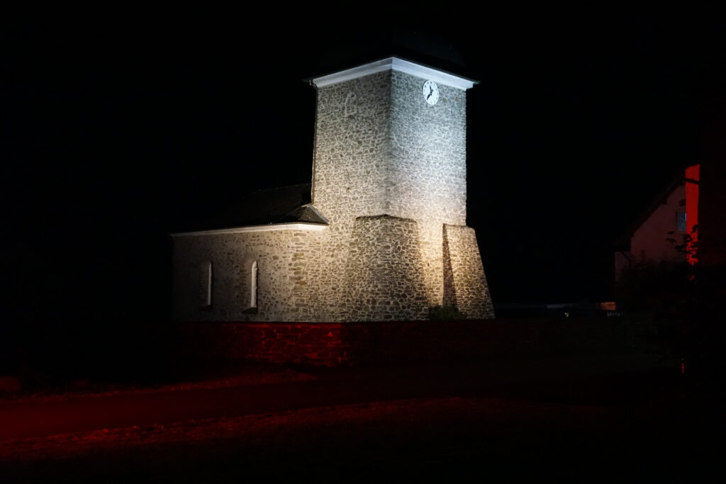 Cave lighting from experts - cavelighting-en